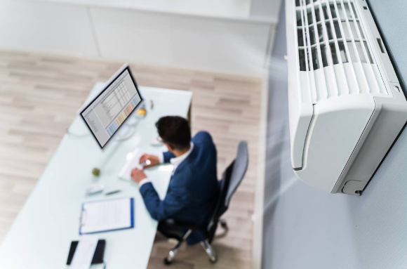 ¿CÓMO UTILIZAS EL AIRE ACONDICIONADO O VENTILADOR?