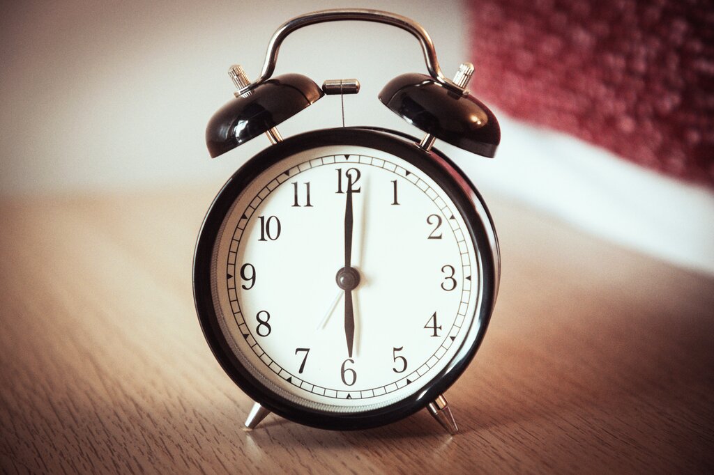 What time do you eat breakfast?