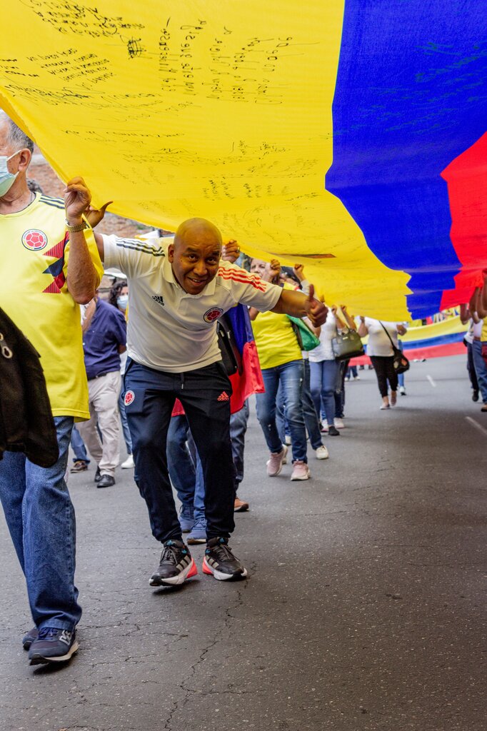 Nivel 1 : los orígenes: ¿ Que hecho histórico impulso el conocimiento  de derechos culturales en Colombia?
