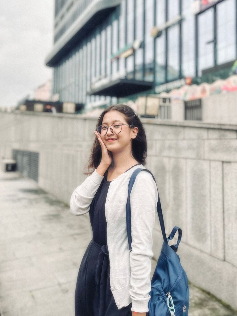 Who is that girl?