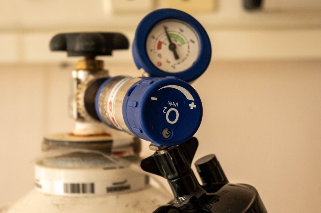Exchange oxygen and carbon dioxide.