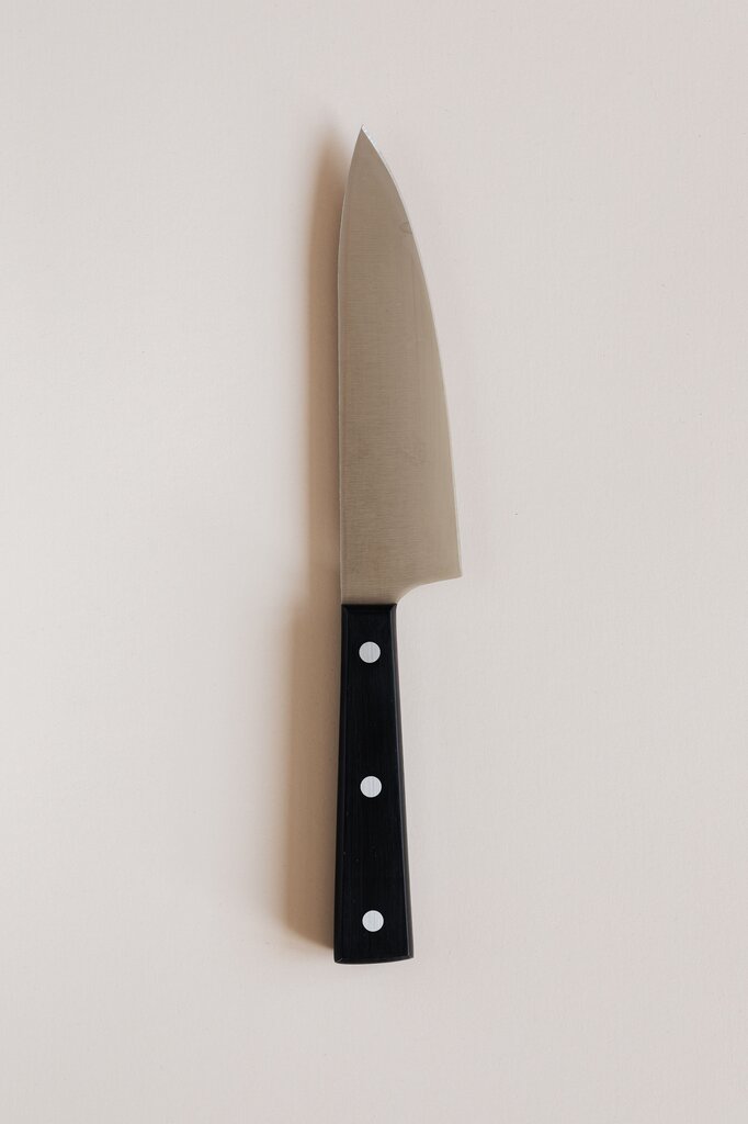B. Pisau moden 🔪