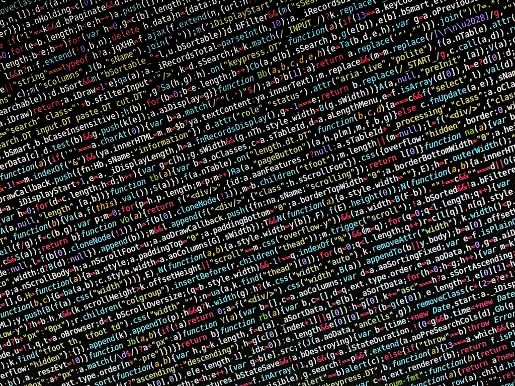 Una empresa utiliza una herramienta para encontrar correlaciones y patrones ocultos en miles de registros. ¿Qué está utilizando?