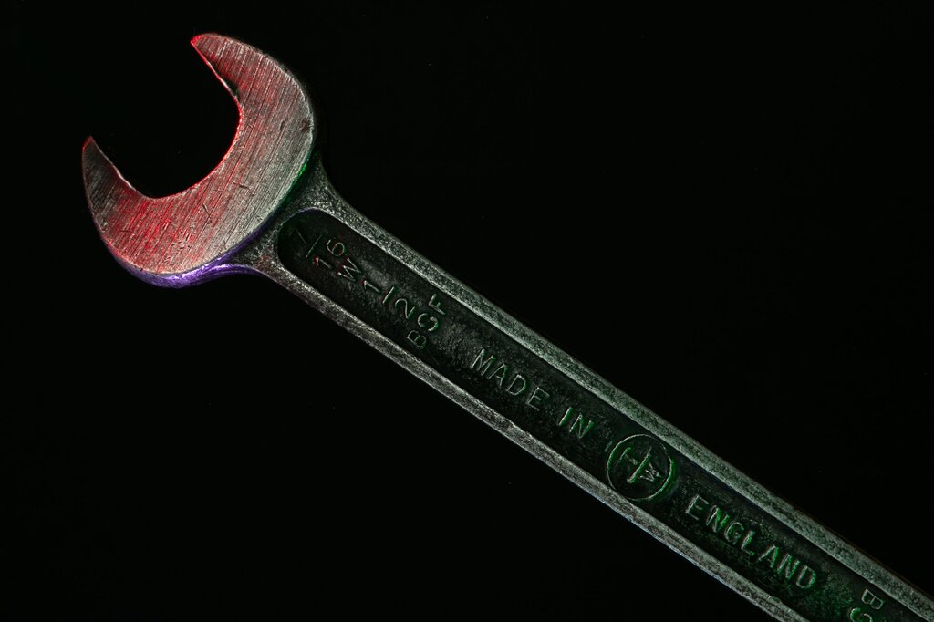 Which group contains simple machines found in these tools?