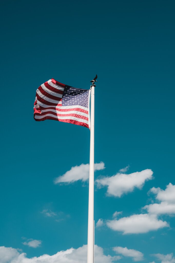 Which simple machine can be used to raise a flag on a pole?