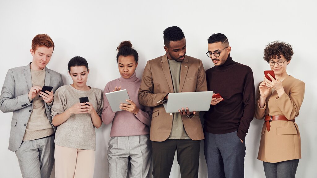 ¿Cuál es una forma ética de usar tecnología en grupo?