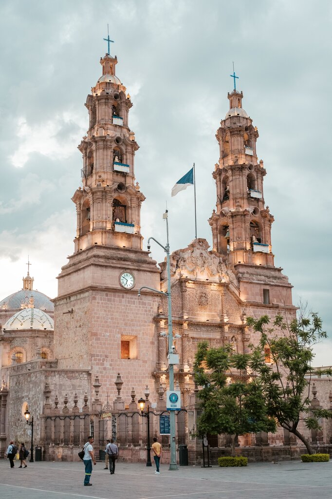 Aguascalientes se escribe con mayúscula