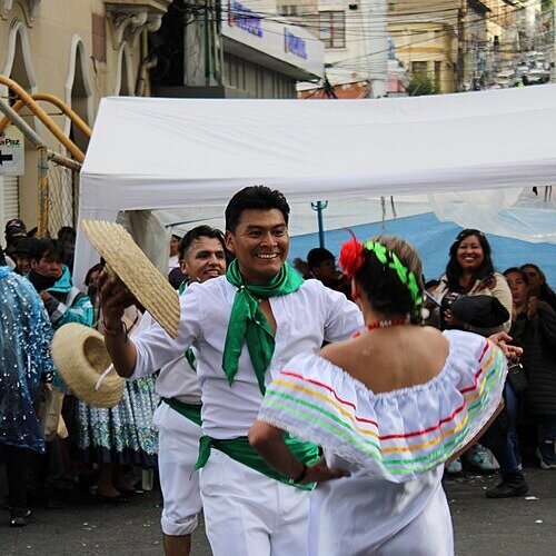 ¿A QUÉ REGION PERTENECE LA DANZA "TAQUIRARI"?