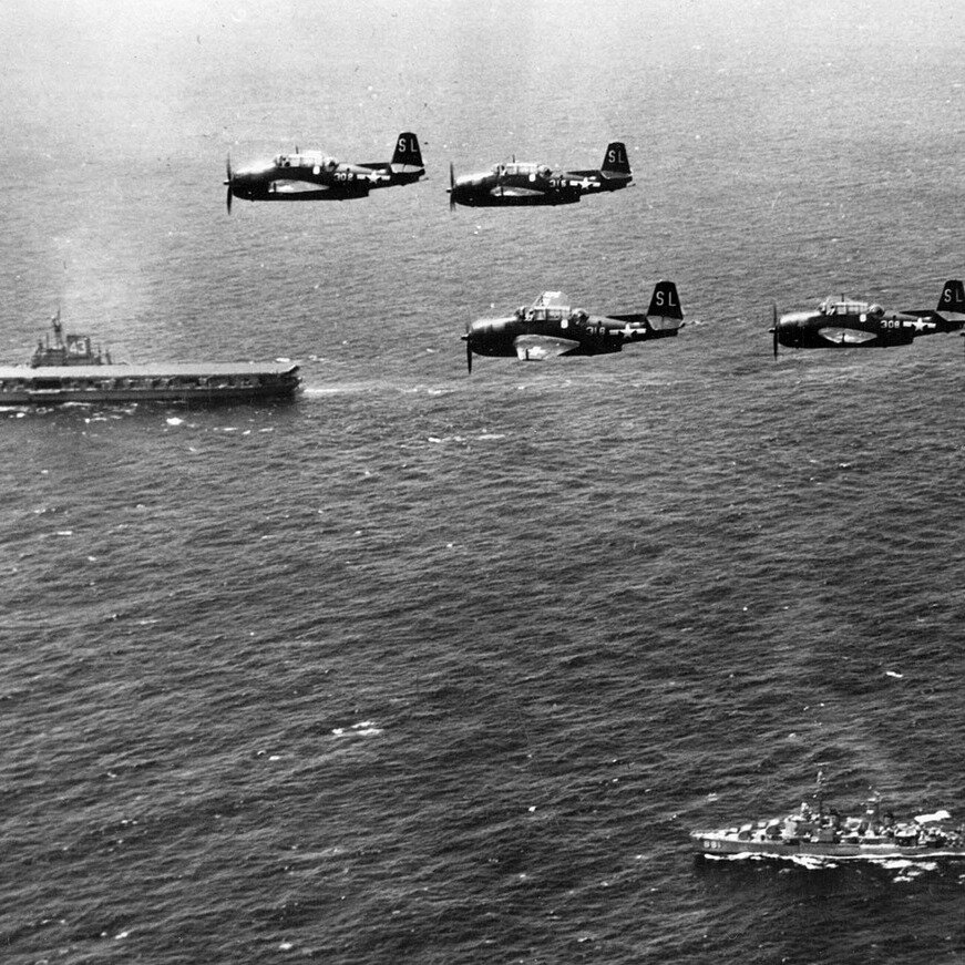 Combates exclusivamente navales